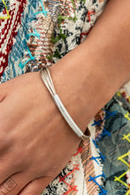 Load image into Gallery viewer, Sunset Sightings - Complete Trend Blend - December 2021 Fashion Fix - Sabrina's Bling Collection