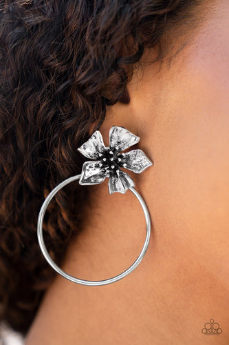 Buttercup Bliss - Silver Flower Earrings - August 2022 Life Of The Party - Sabrina's Bling Collection