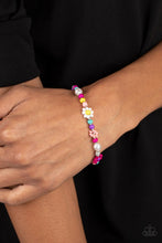 Load image into Gallery viewer, Groovy Gerberas - Pink Seed Bead Floral Bracelet - Sabrina&#39;s Bling Collection