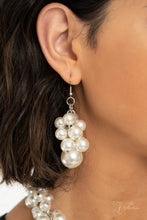 Load image into Gallery viewer, Regal - 2020 Zi Collection Necklace - Sabrina&#39;s Bling Collection