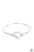 Load image into Gallery viewer, Hidden Intentions - White Shell Heart Charm Bracelet - Sabrina&#39;s Bling Collection
